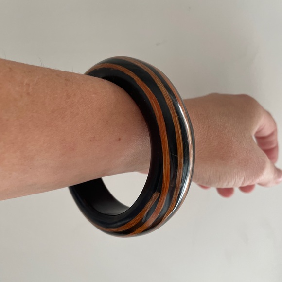 Fabulous Striped Bangle - Picture 4 of 15